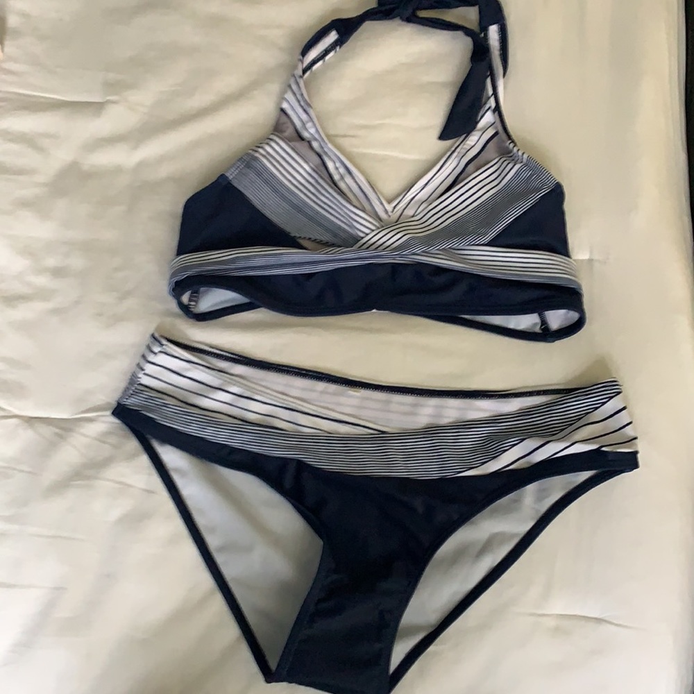 Bathing suit - Picture 6 of 6